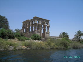 de kiosk van Trajanus op eiland Philae